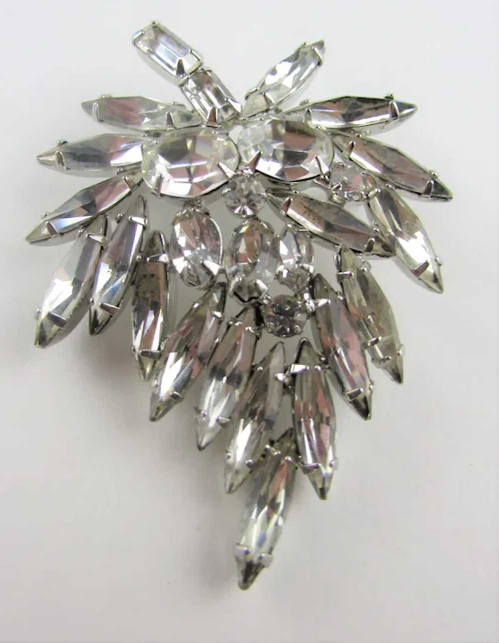 Vintage Clear Crystal Pin With a Variety of Diffe… - image 6