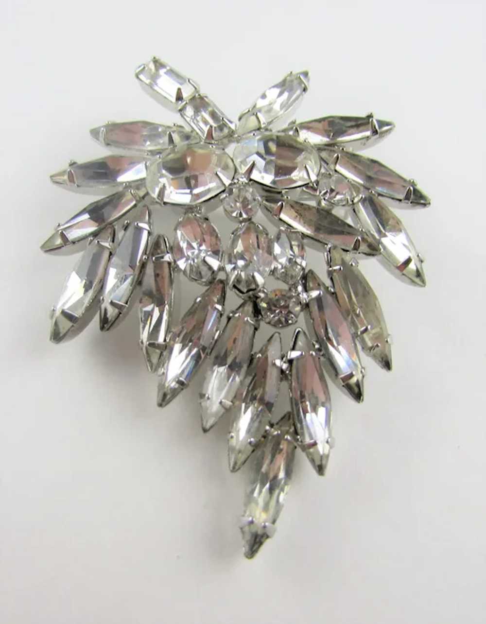 Vintage Clear Crystal Pin With a Variety of Diffe… - image 8