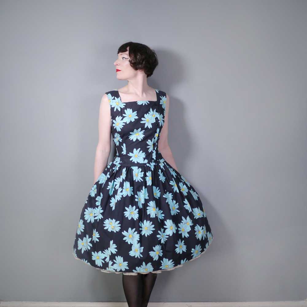 50s CALIFORNIA COTTONS BLACK DRESS WITH BRIGHT BL… - image 3