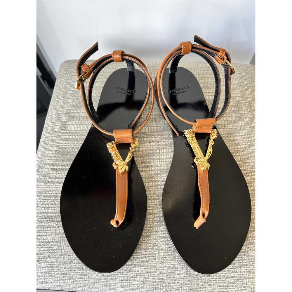 Versace Leather flip flops - image 2
