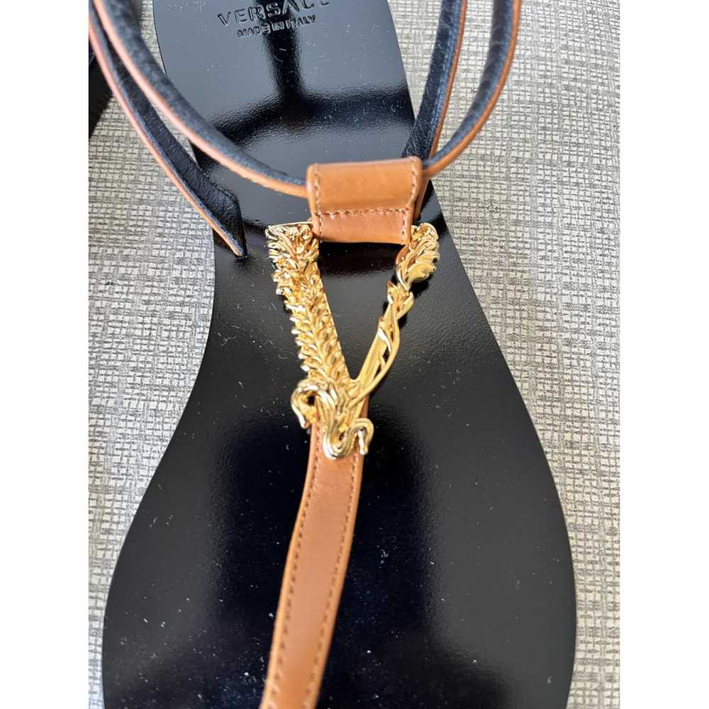 Versace Leather flip flops - image 3