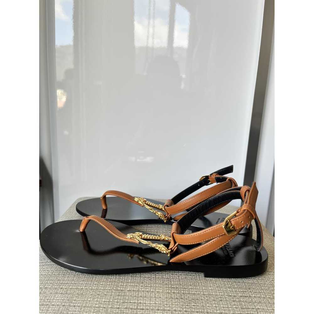 Versace Leather flip flops - image 7