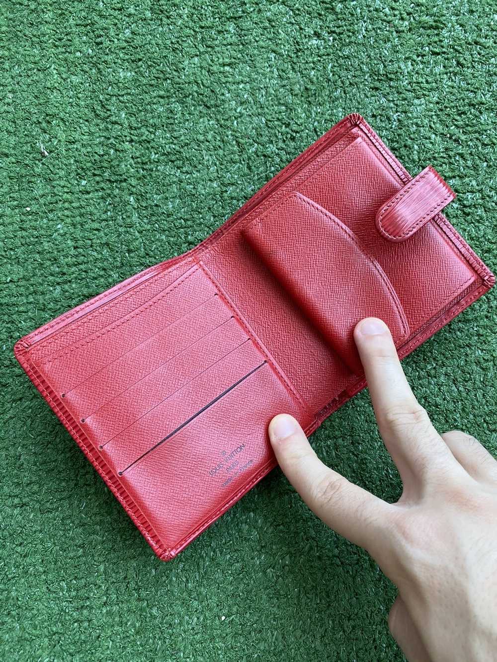 Louis Vuitton EPI Leather bifold wallet - image 4