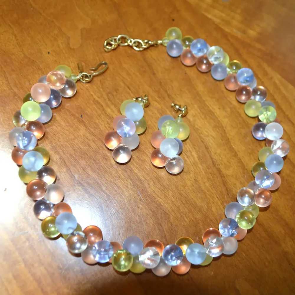 Monet Wisteria Pastel Lucite Bubbles Necklace and… - image 4