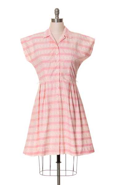 1940s 1950s Floral Striped Pink Cotton Shirtwaist 