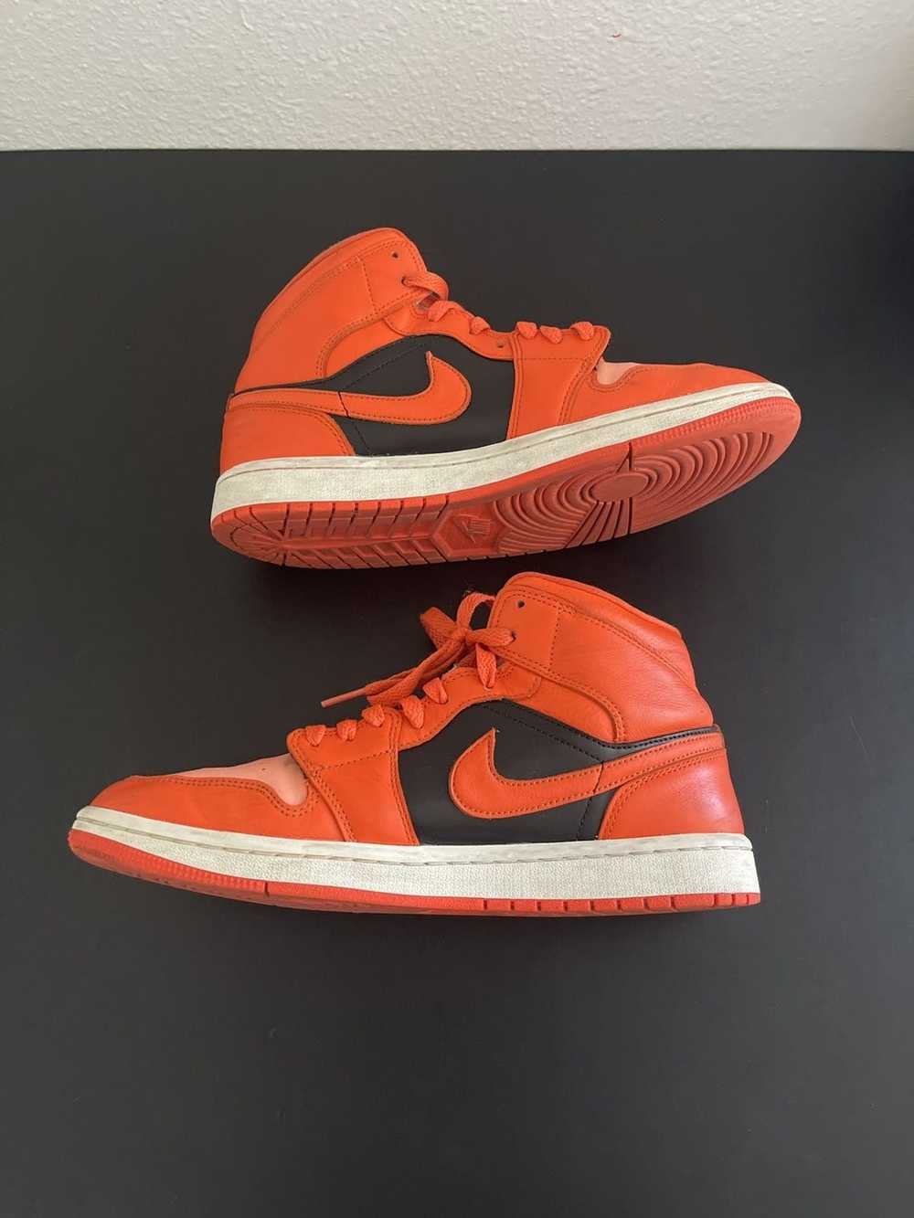 Nike Air Jordan 1 Mid Se ‘rush Orange’ - Gem