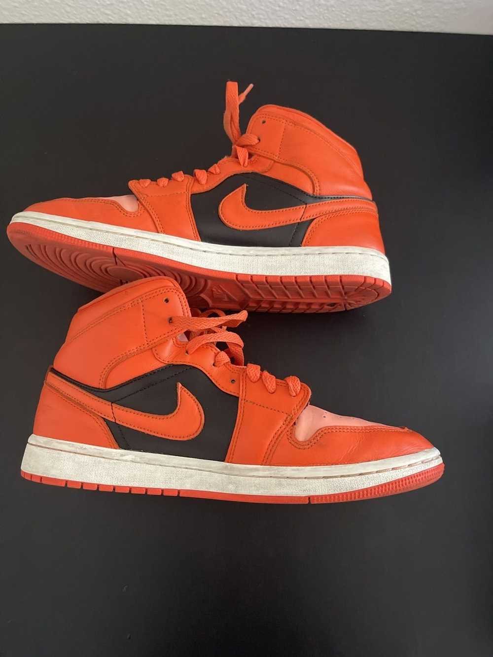 Nike Air Jordan 1 Mid SE ‘Rush Orange’ - Gem