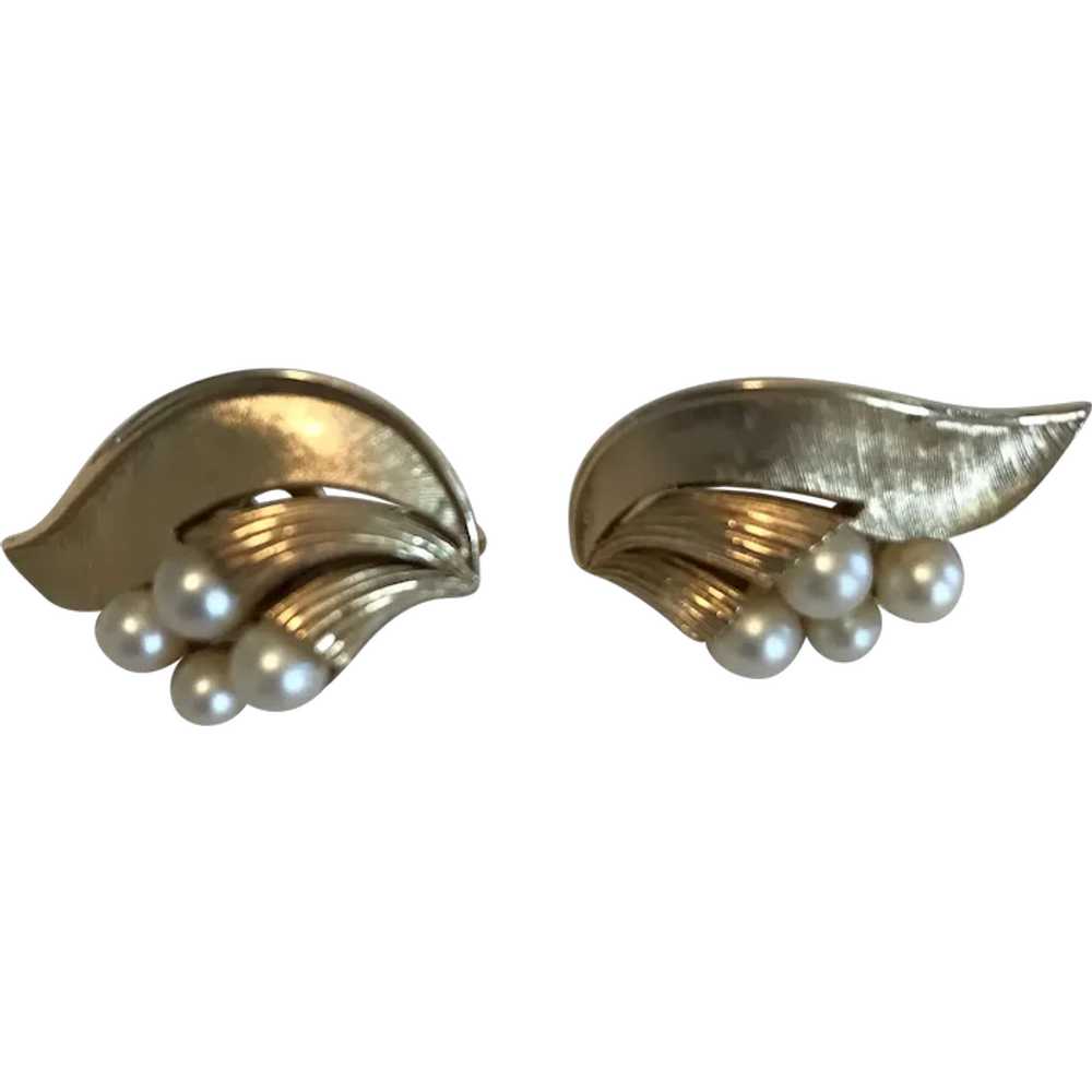 Vintage Crown Trifari Earrings - image 1