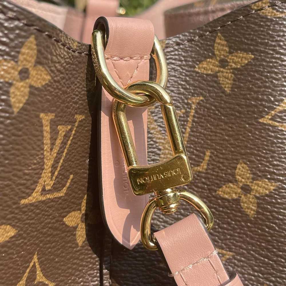 Louis Vuitton NéoNoé cloth handbag - image 2