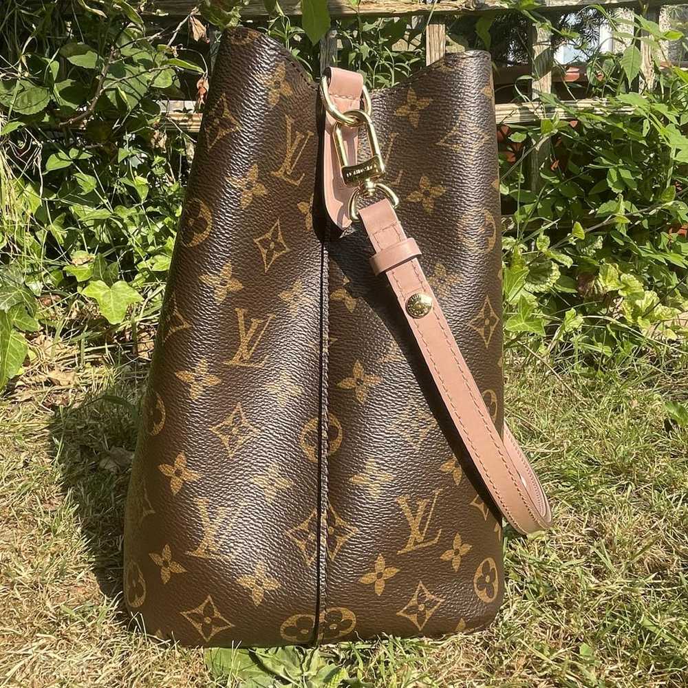 Louis Vuitton NéoNoé cloth handbag - image 4