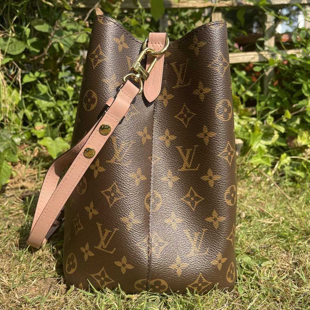 Louis Vuitton NéoNoé cloth handbag - image 6