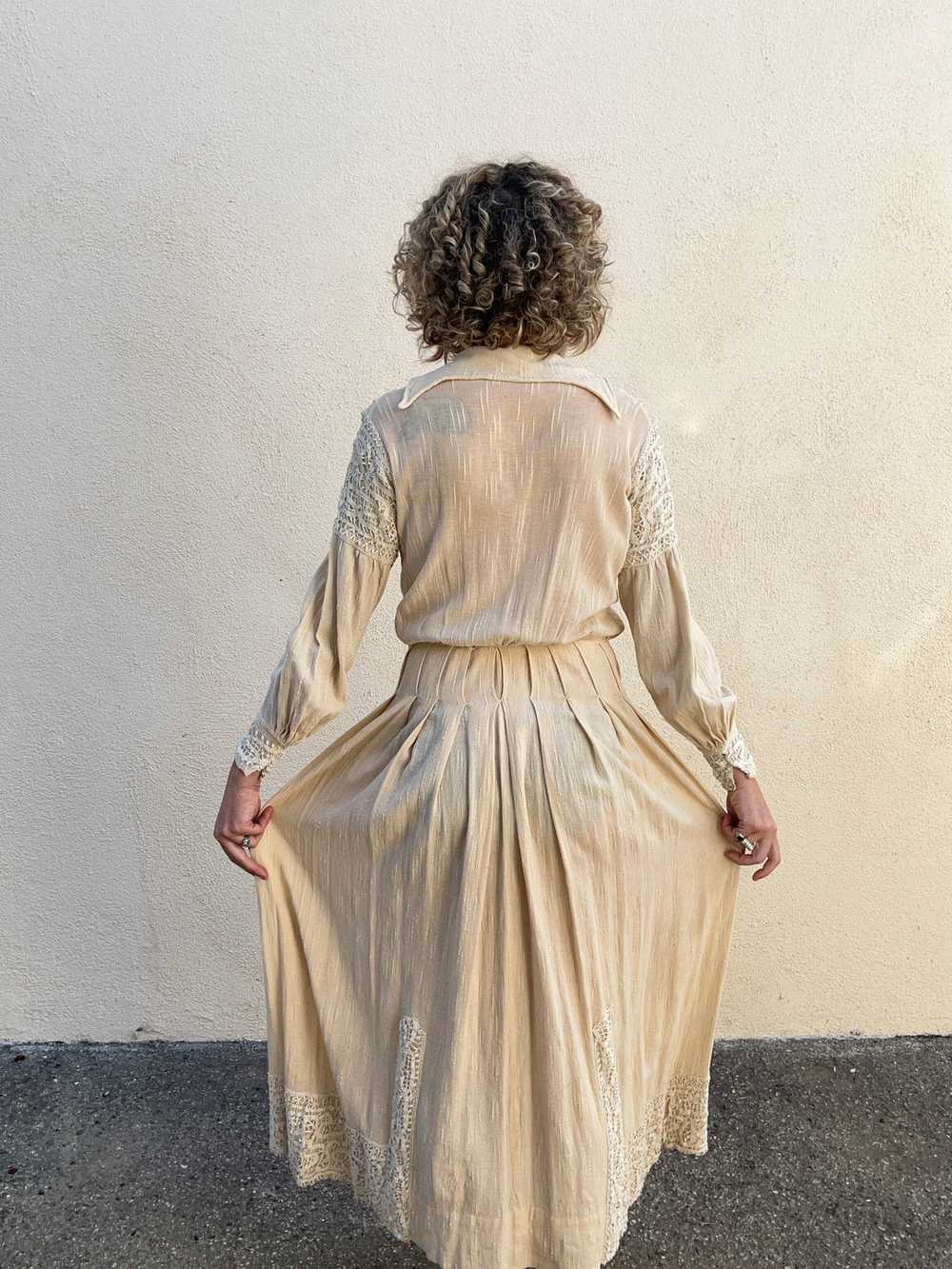 Victorian Crepe Raw Silk Dress - image 9