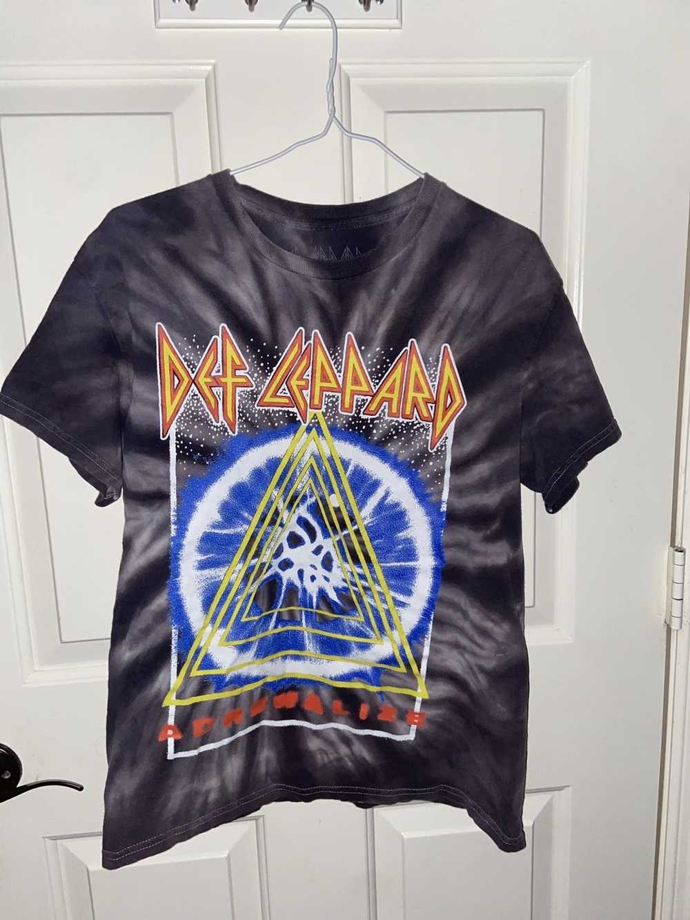 Def Leppard Def Leppard T- Shirt | Size small - image 1