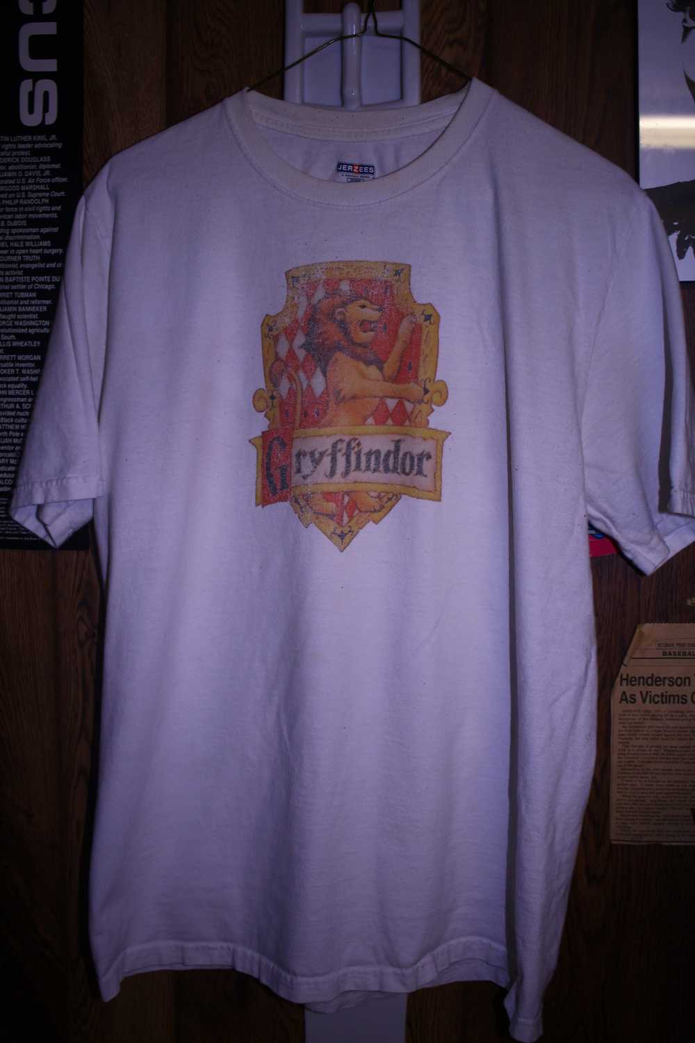 Vintage Harry Potter Gryffindor Crest T-Shirt - image 1