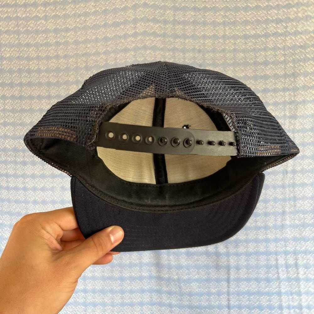 Vintage Vintage ‘U’ Mesh Snapback Trucker Hat - image 3
