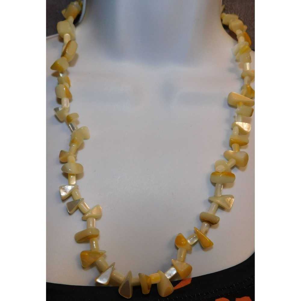 Other Pearlescent Shell Bead Necklace - image 3