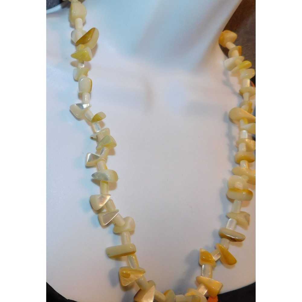 Other Pearlescent Shell Bead Necklace - image 4