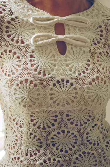 Vintage 1960s Crochet Lace Satin Bow Appliqué Dres