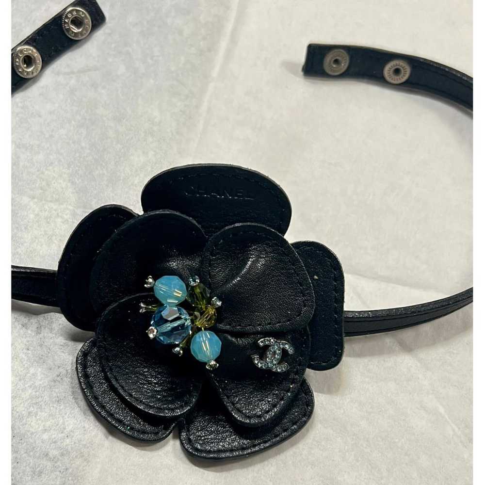 Chanel Camélia leather necklace - image 8