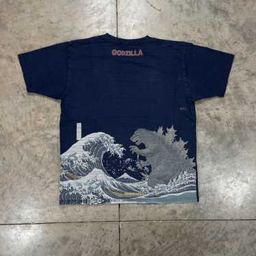 https://img.gem.app/742533643/1t/1693654915/movie-vintage-vintage-godzilla-movie-promo-t-shirt.jpg