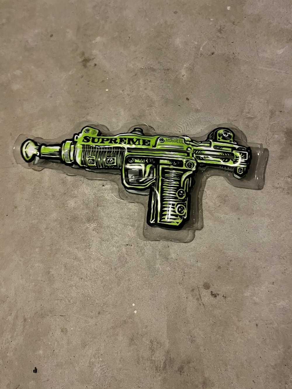 Supreme supreme inflatable gun - image 1