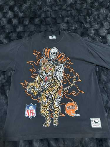 Warren Lotas x NFL hotsell New England Patriots Black Tshirt