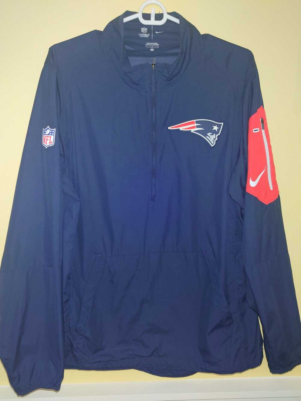 Nike Nike NFL Patriots windbreaker size M - image 1