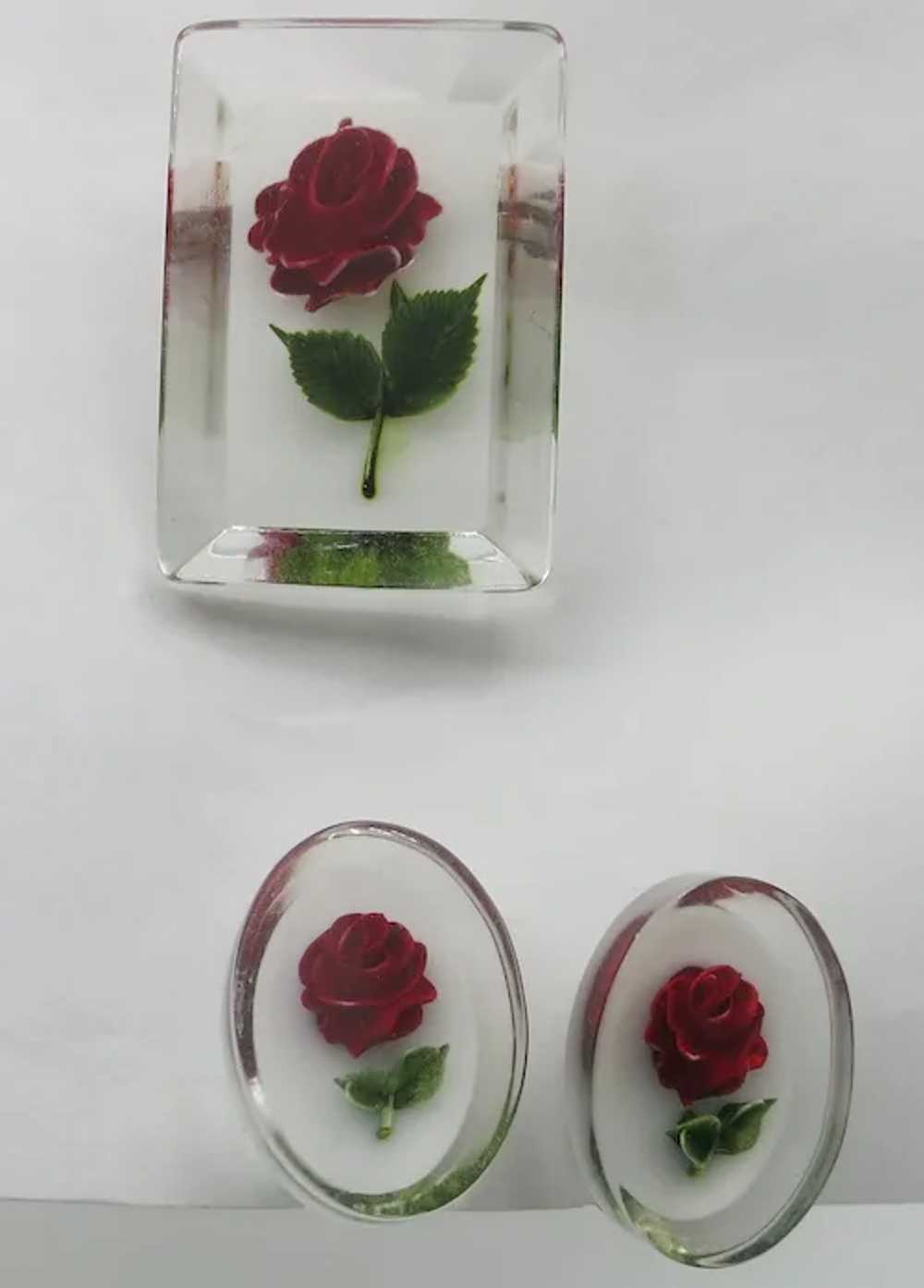 C 1950s Reverse Carved Rose in Lucite Brooch & Ea… - image 2