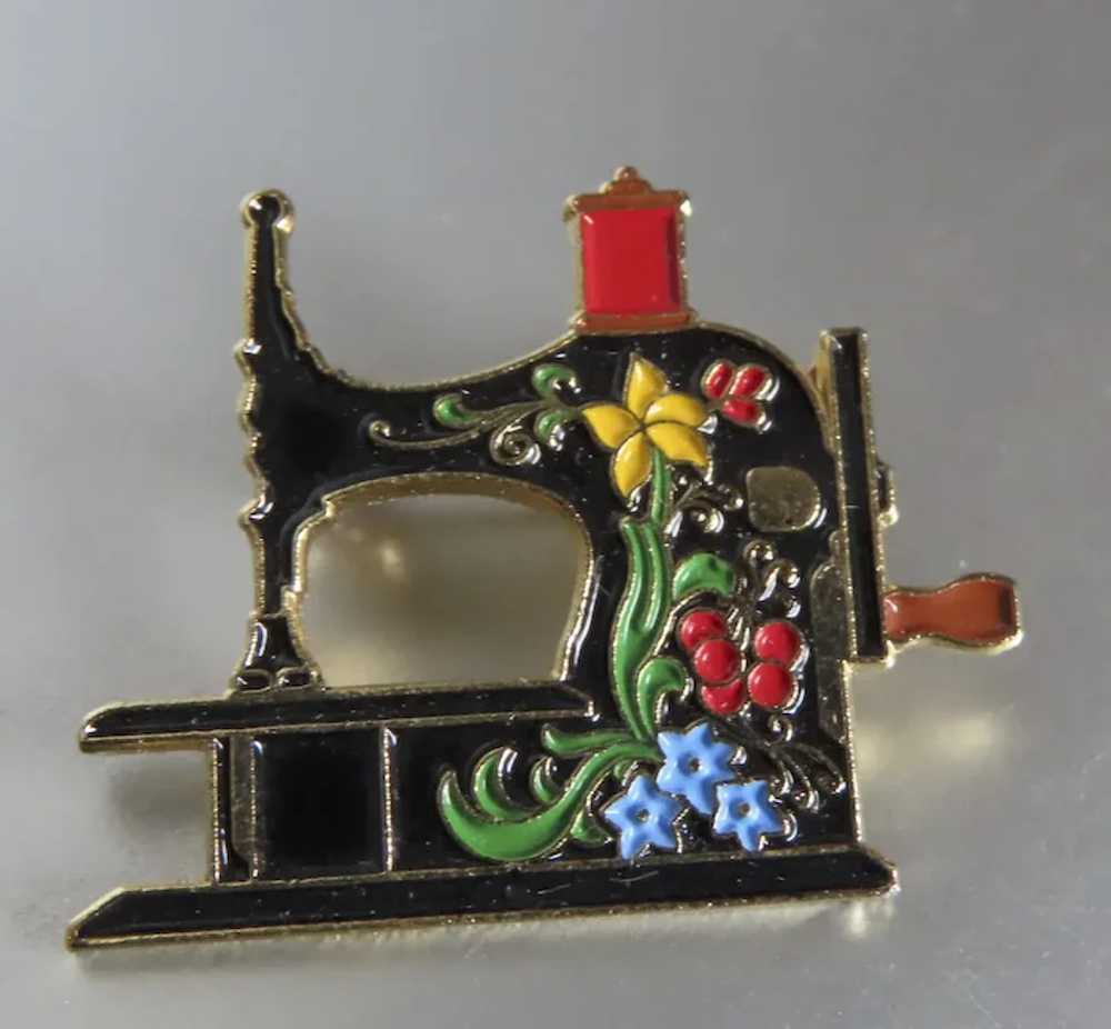 Group of (4) Vintage Sewing Machine Enamelled Pin… - image 3