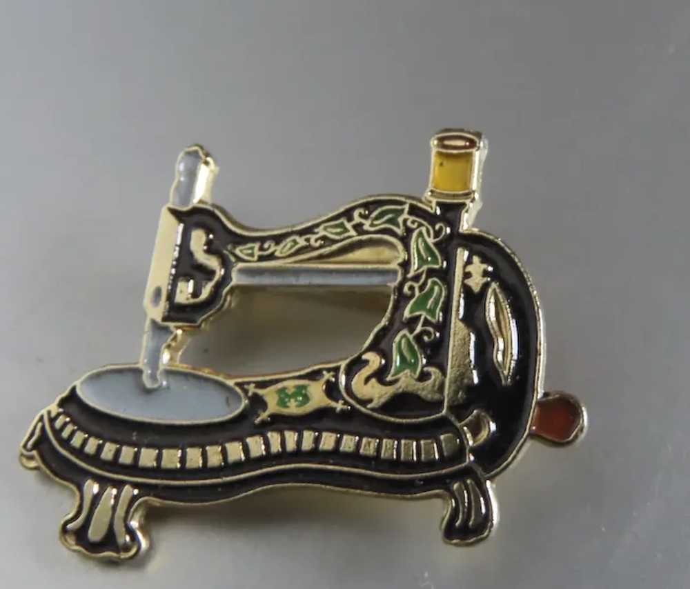 Group of (4) Vintage Sewing Machine Enamelled Pin… - image 4