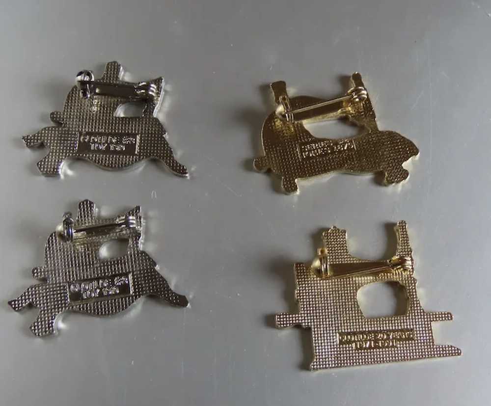 Group of (4) Vintage Sewing Machine Enamelled Pin… - image 6