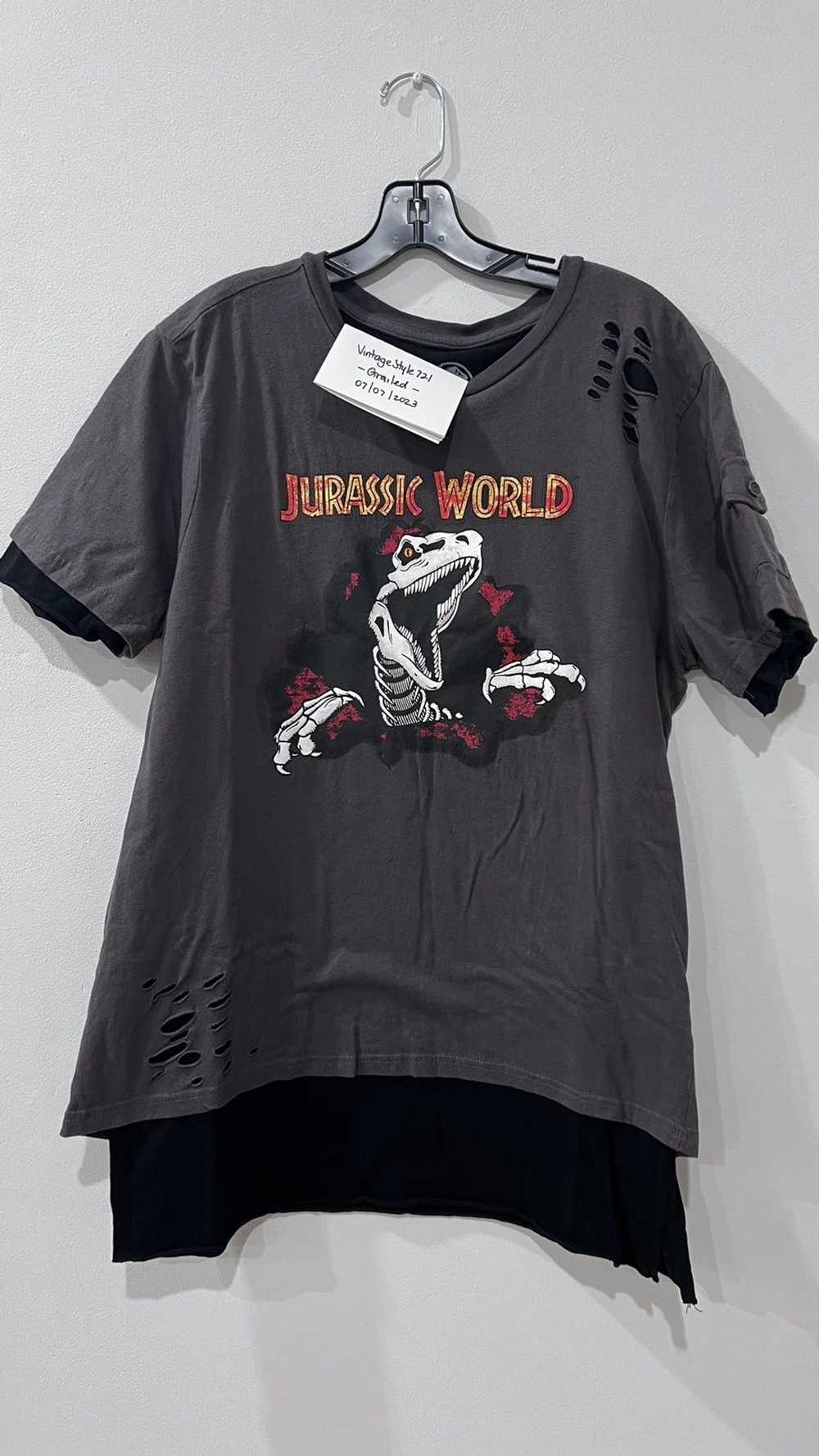 Movie × Streetwear × Vintage Jurassic World tee S… - image 1