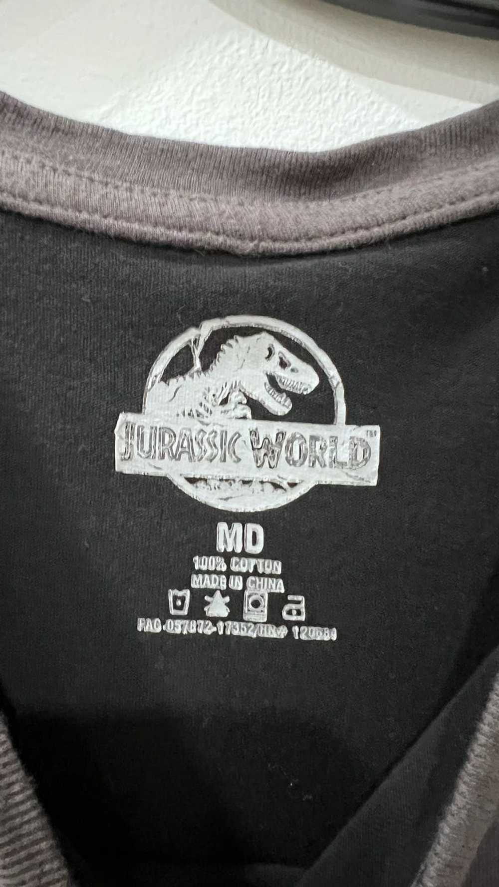 Movie × Streetwear × Vintage Jurassic World tee S… - image 3