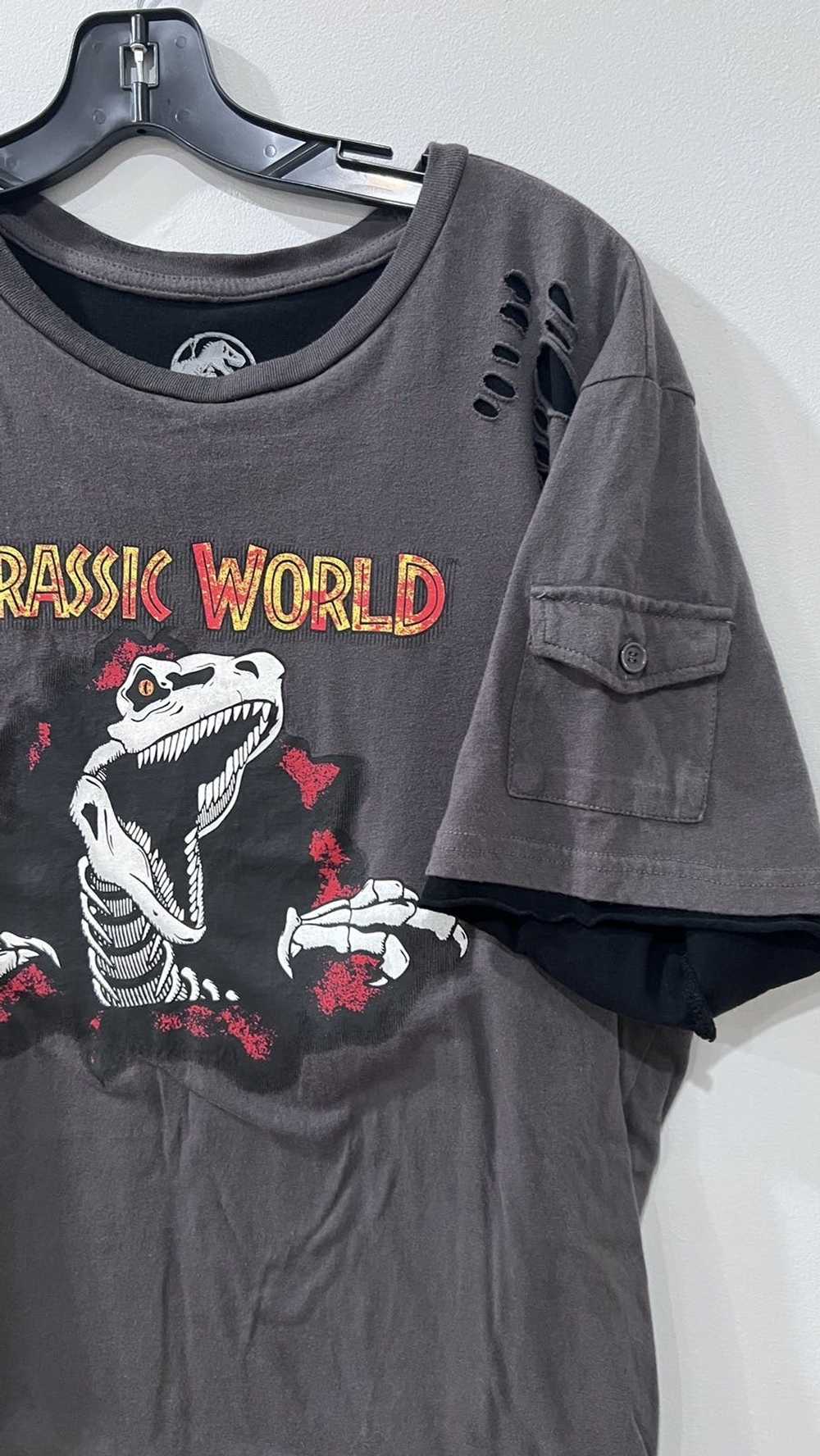 Movie × Streetwear × Vintage Jurassic World tee S… - image 4