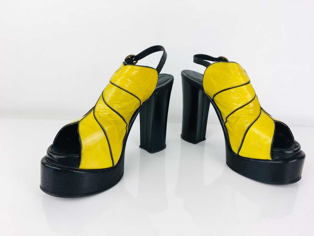 Vintage 1970s Yellow & Black Leather Platforms / … - image 1