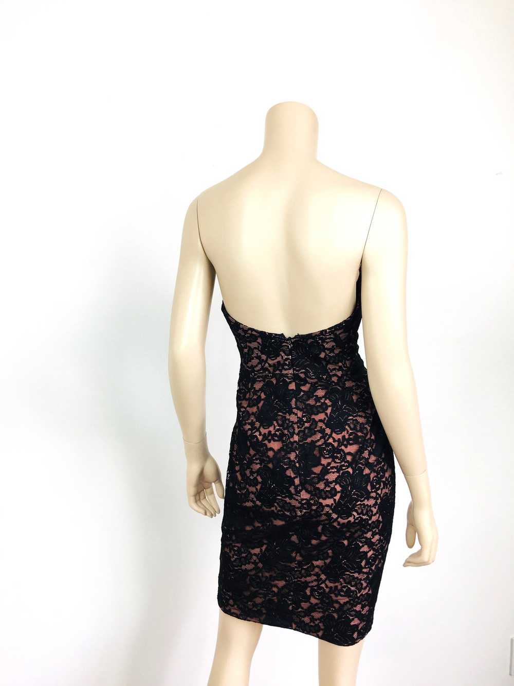 1990s Norma Kamali Strapless Black Lace Dress - image 5