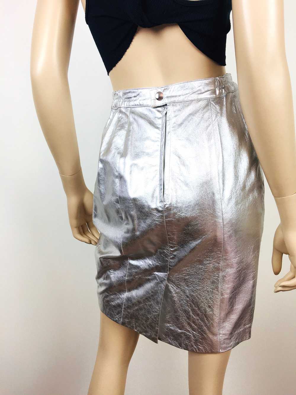 Vintage 1980s Silver Metallic Lame Leather Skirt - image 4