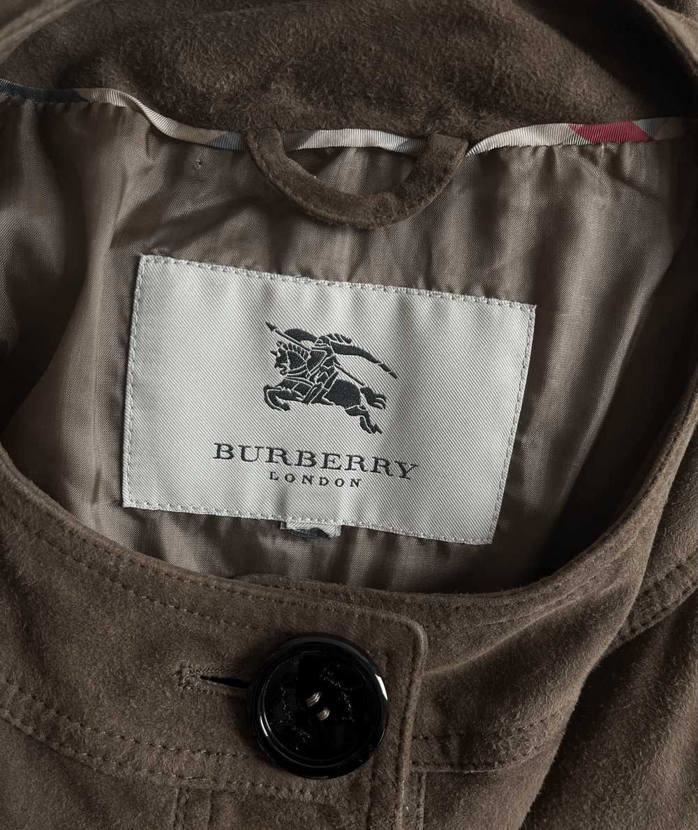 2000s Burberry Suede Jacket - image 10