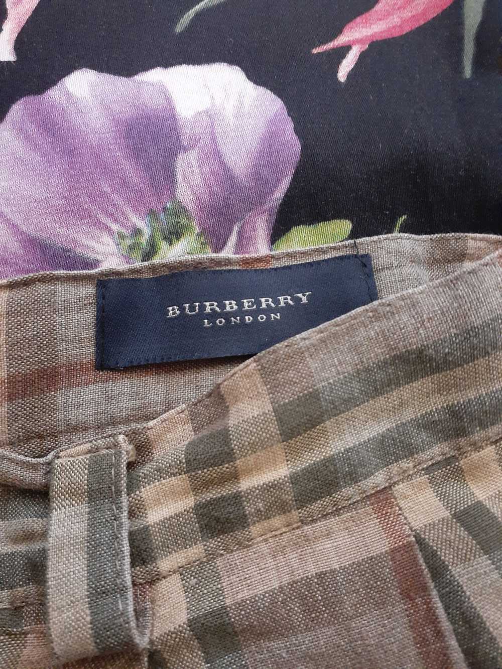 Burberry Burberry London plaid shorts - image 2