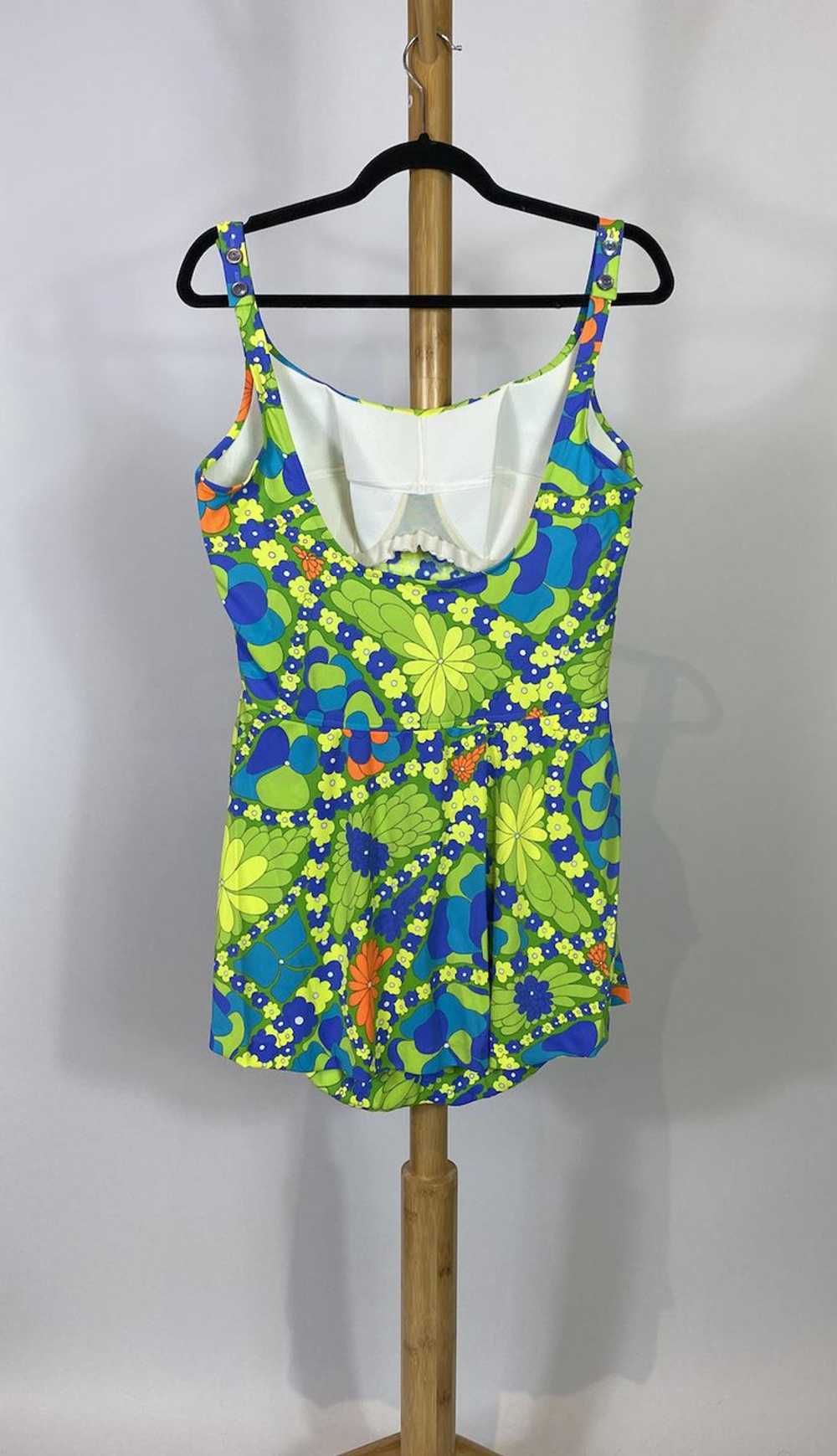 1960s Catalina Bright Psychedelic Floral Print Sw… - image 4