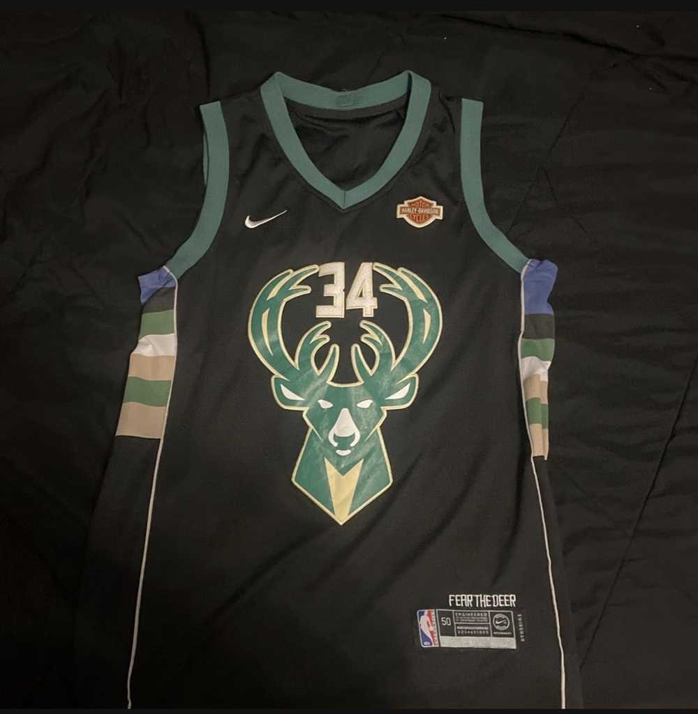Giannis Antetokounmpo Milwaukee Bucks Statement Edition Nike Jersey –  Hoopin'N'Lootin