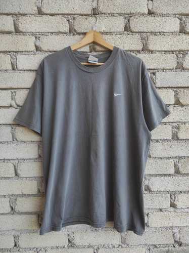 Nike × Streetwear × Vintage nike small smoosh tsh… - image 1