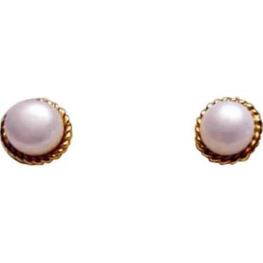 Japanese salt Pearls and 18K Gold Earrings - image 1