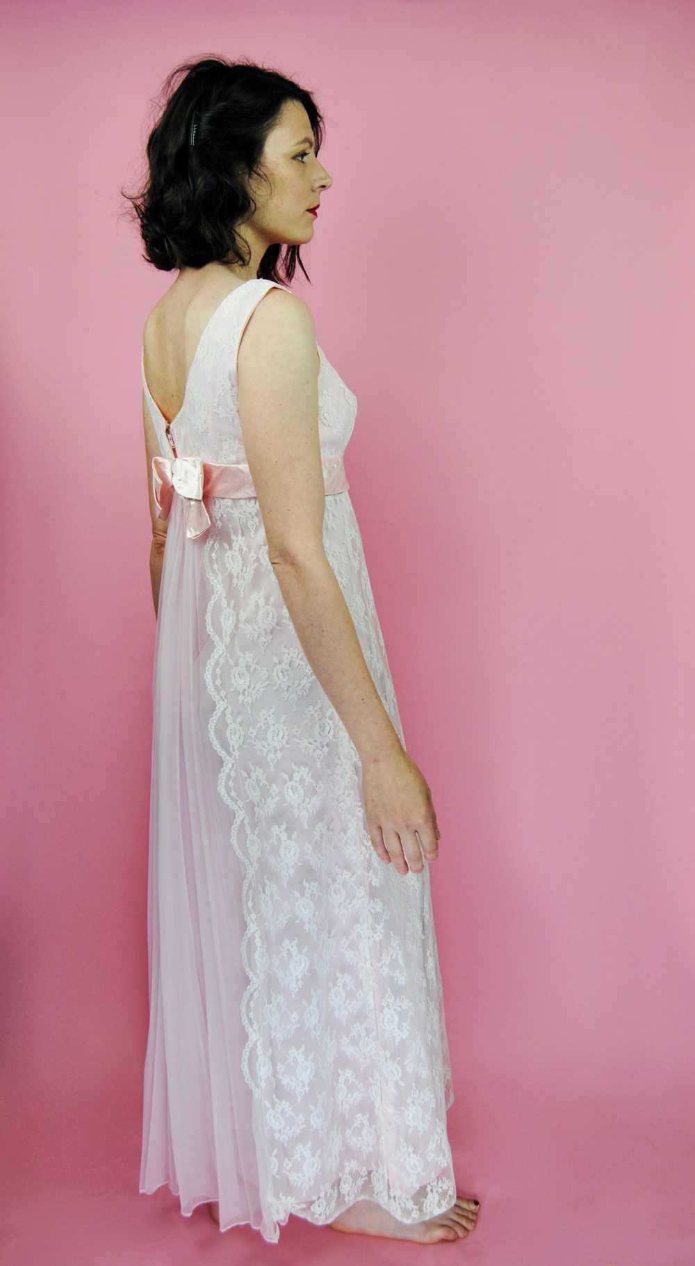 1960s Vintage Pale Pink Lace Gown with Satin Sash… - image 8