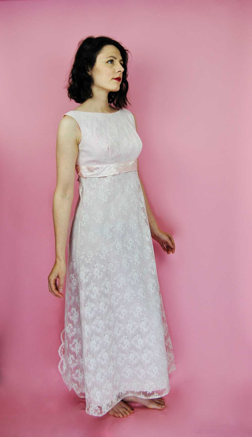 1960s Vintage Pale Pink Lace Gown with Satin Sash… - image 9