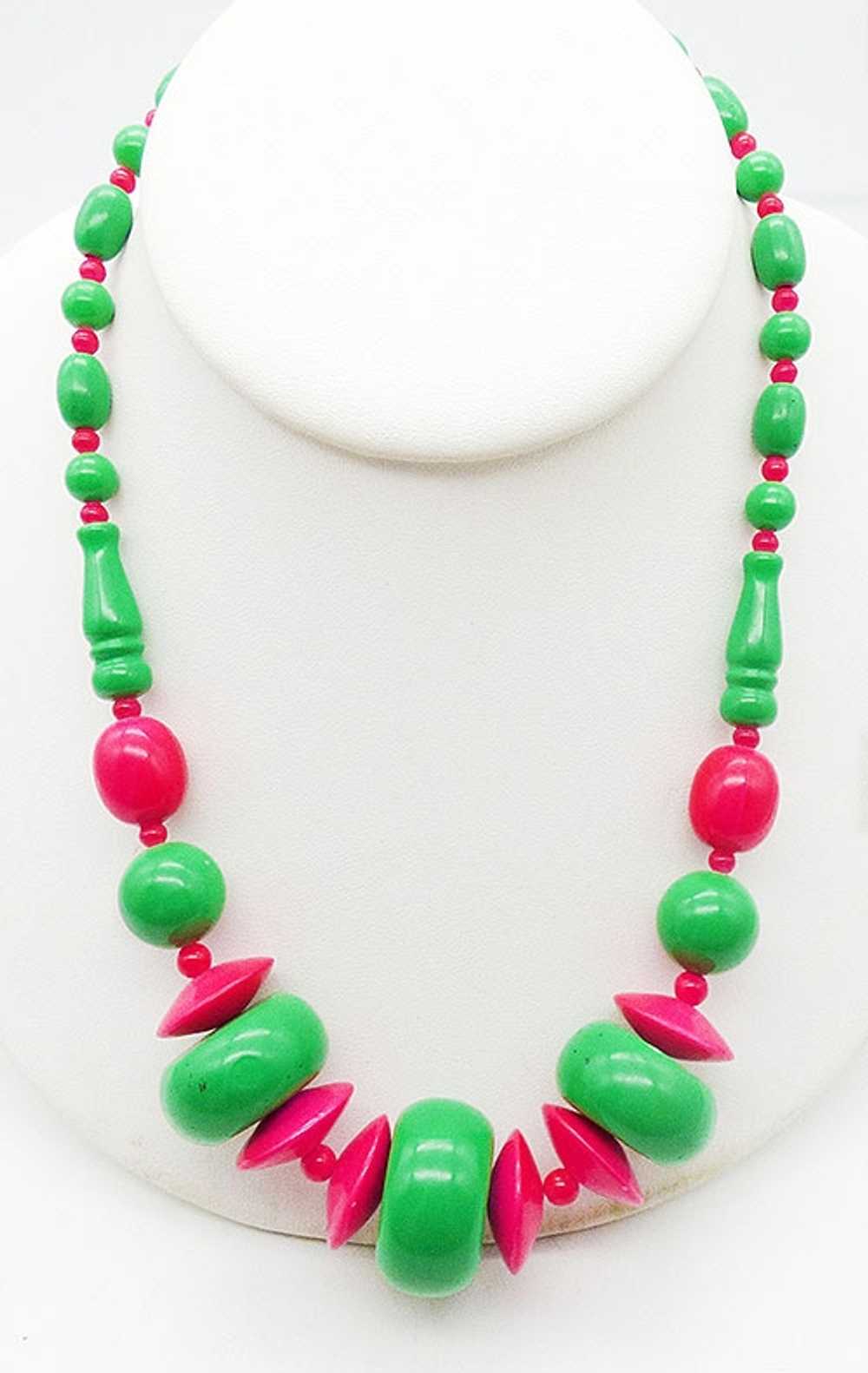 Green and Fuchsia Pink Bead Necklace - Gem