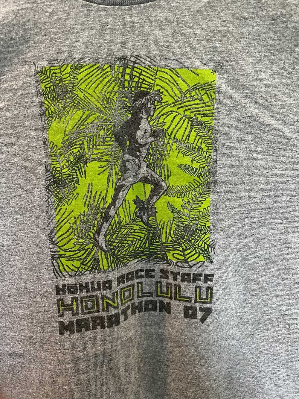 Nike VINTAGE NIKE HONOLULU MARATHON TEE - image 3