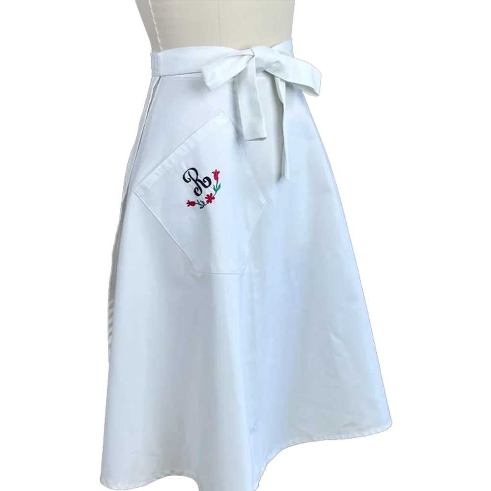 Vtg White Cotton Wrap Skirt, Monogrammed with R, … - image 1