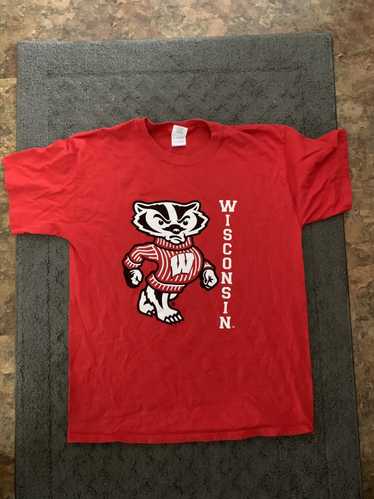 Gildan Wisconsin Badgers shirt