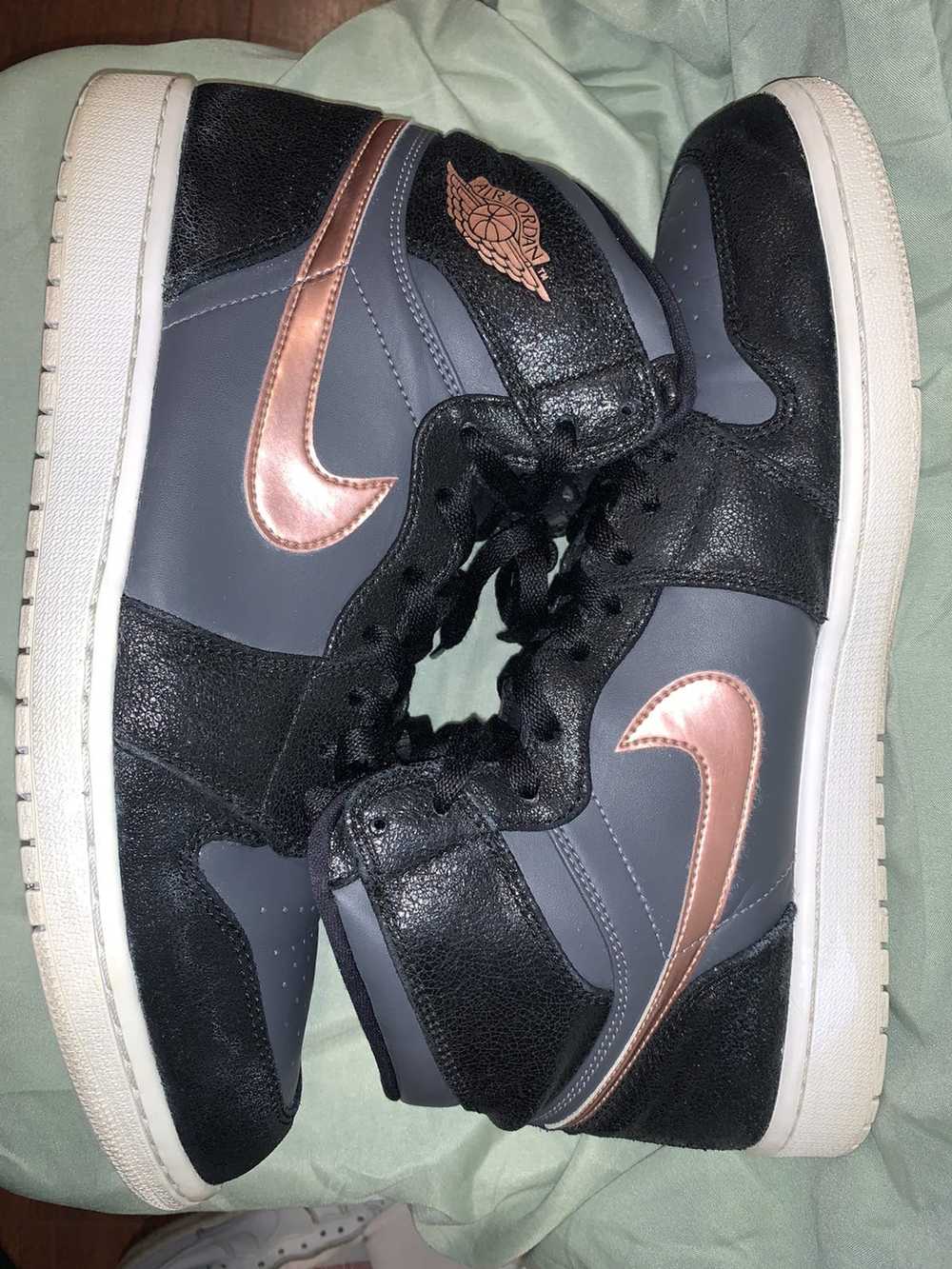 Jordan Brand × Nike Air Jordan 1 Retro High Bronz… - image 2